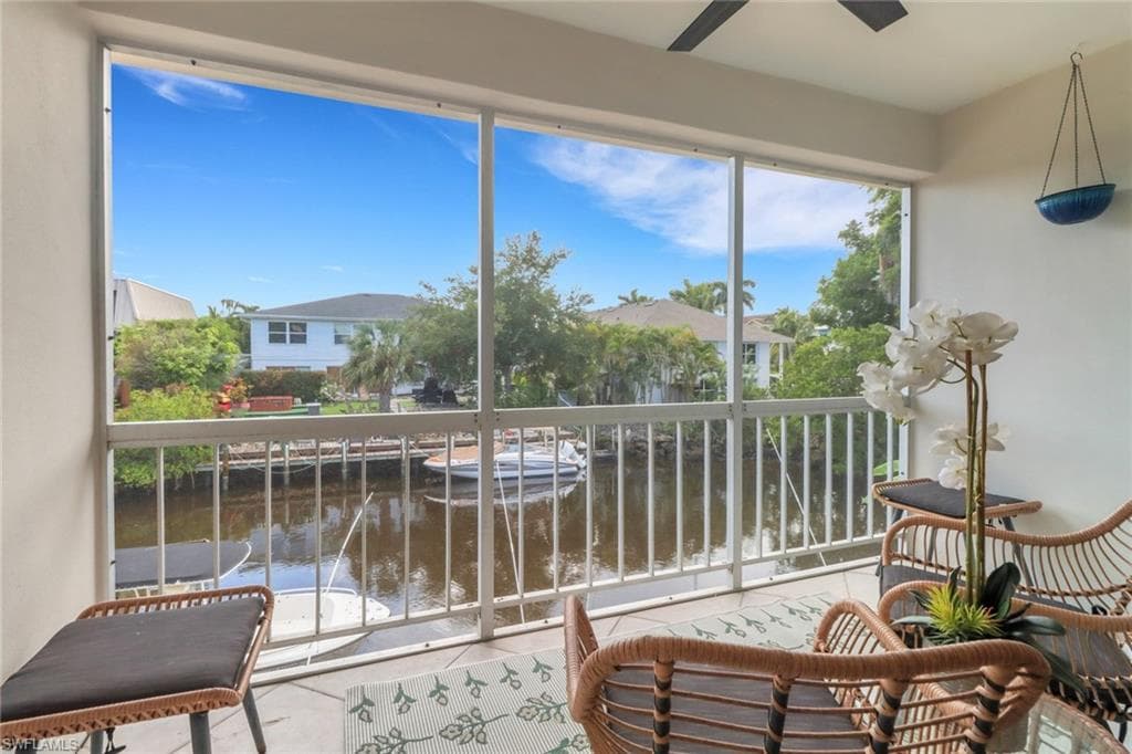 1195 Clam Ct 202, Naples, FL 34102-5