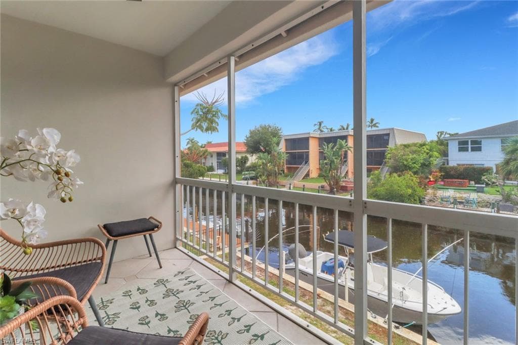 1195 Clam Ct 202, Naples, FL 34102-6