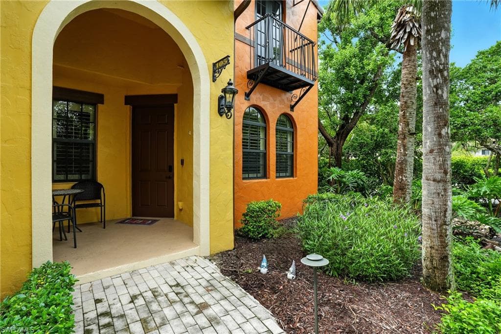 8941 Malibu St 105, Naples, FL 34113-4