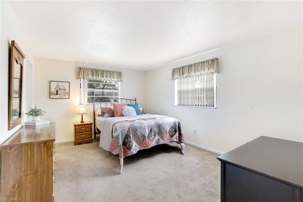133 Briarcliff Ln, Naples, FL 34113-12