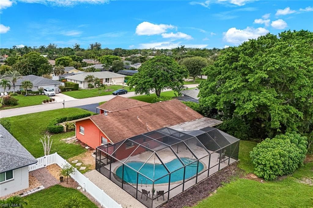 133 Briarcliff Ln, Naples, FL 34113-24