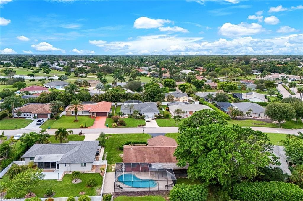133 Briarcliff Ln, Naples, FL 34113-3