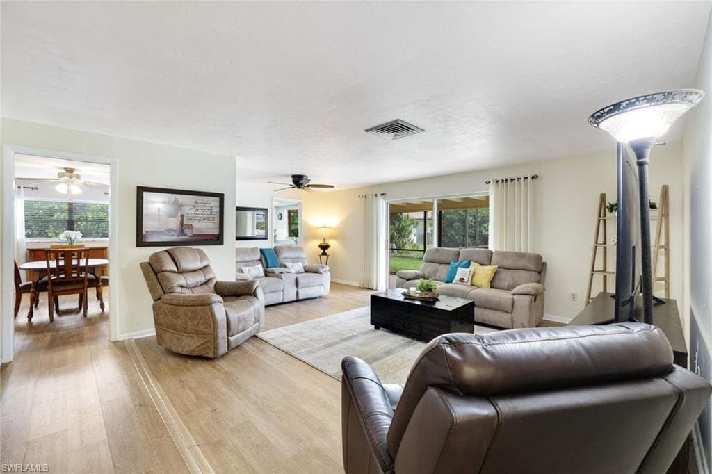 133 Briarcliff Ln, Naples, FL 34113-4