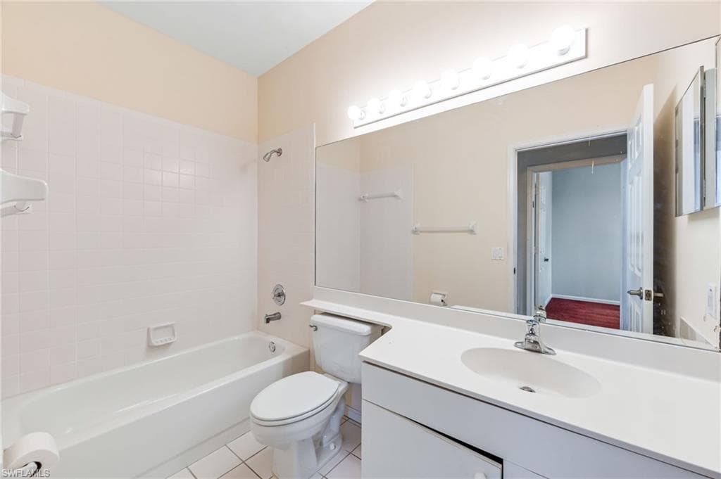 7768 Gardner Dr 202, Naples, FL 34109-16