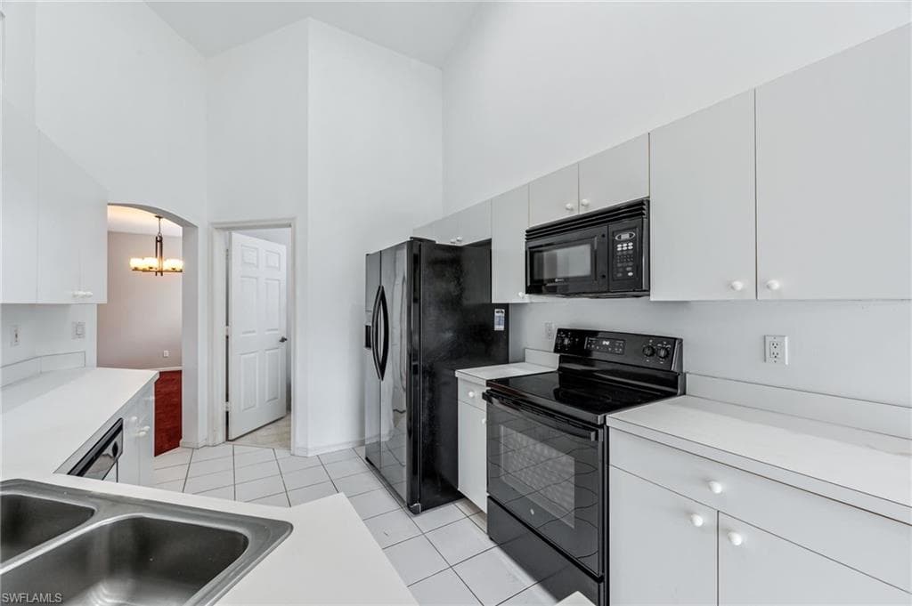 7768 Gardner Dr 202, Naples, FL 34109-7