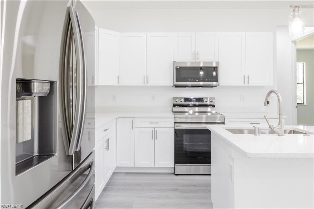 821 Newell St E, Lehigh Acres, FL 33974-10