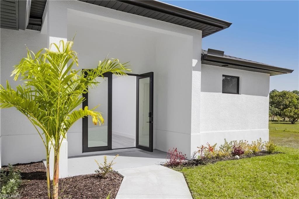 821 Newell St E, Lehigh Acres, FL 33974-1