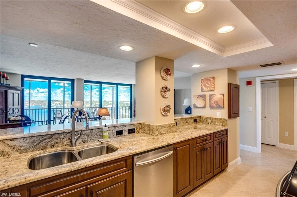 10420 Gulf Shore Dr 162, Naples, FL 34108-15