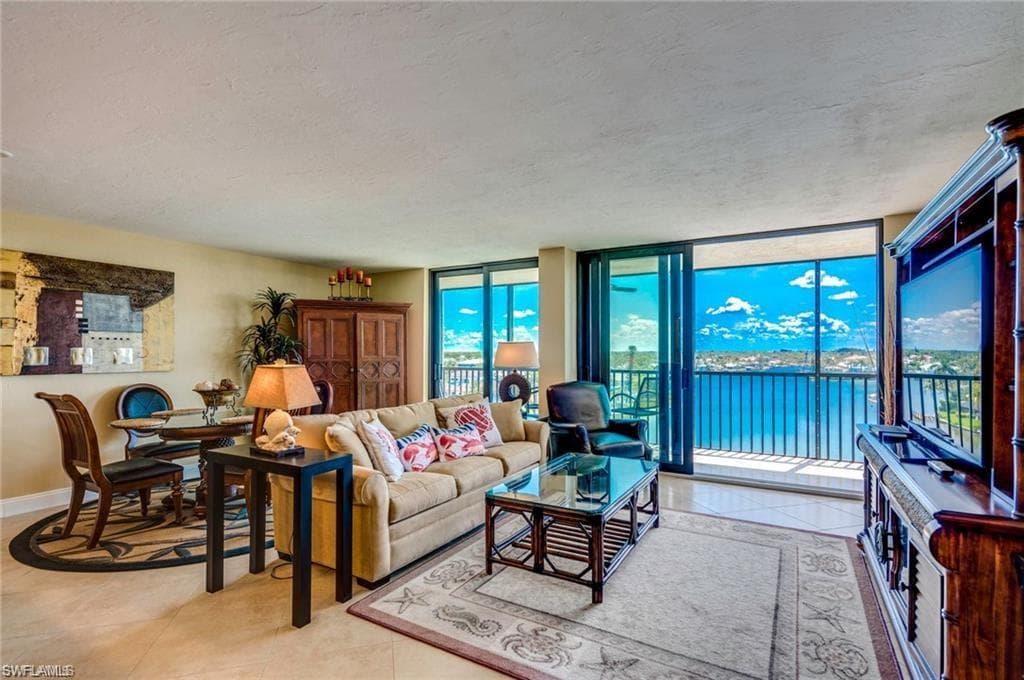 10420 Gulf Shore Dr 162, Naples, FL 34108-17