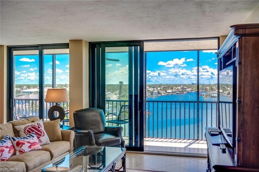10420 Gulf Shore Dr 162, Naples, FL 34108-19