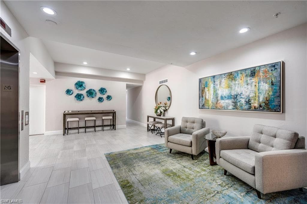 10420 Gulf Shore Dr 162, Naples, FL 34108-25