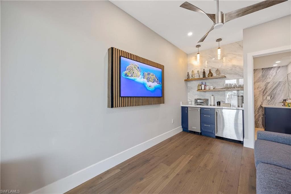 10420 Gulf Shore Dr 162, Naples, FL 34108-27