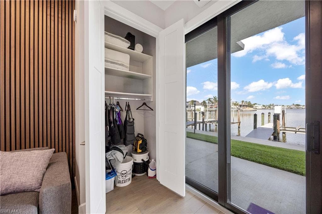 10420 Gulf Shore Dr 162, Naples, FL 34108-34