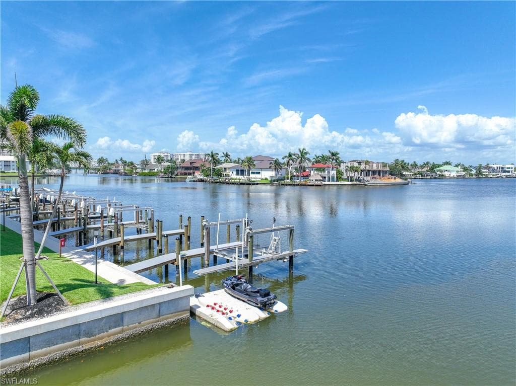 10420 Gulf Shore Dr 162, Naples, FL 34108-38
