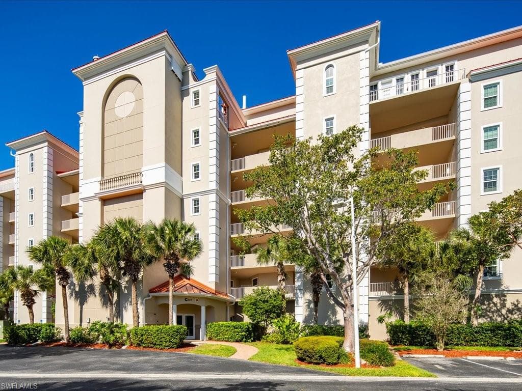 269 Vintage Bay Dr C8, Marco Island, FL 34145-1