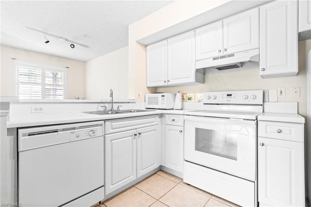 1260 Wildwood Lakes Blvd 208, Naples, FL 34104-19