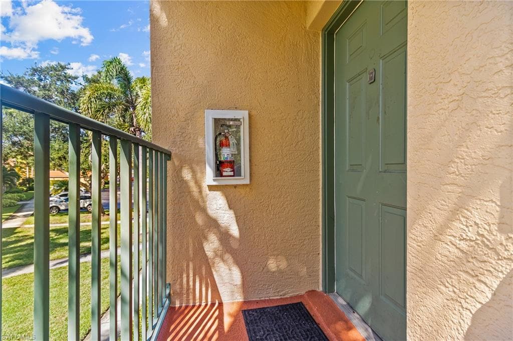 1260 Wildwood Lakes Blvd 208, Naples, FL 34104-29