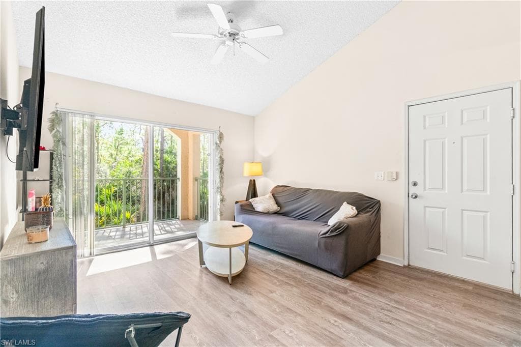 1260 Wildwood Lakes Blvd 208, Naples, FL 34104-4