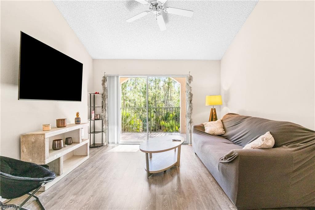 1260 Wildwood Lakes Blvd 208, Naples, FL 34104-6