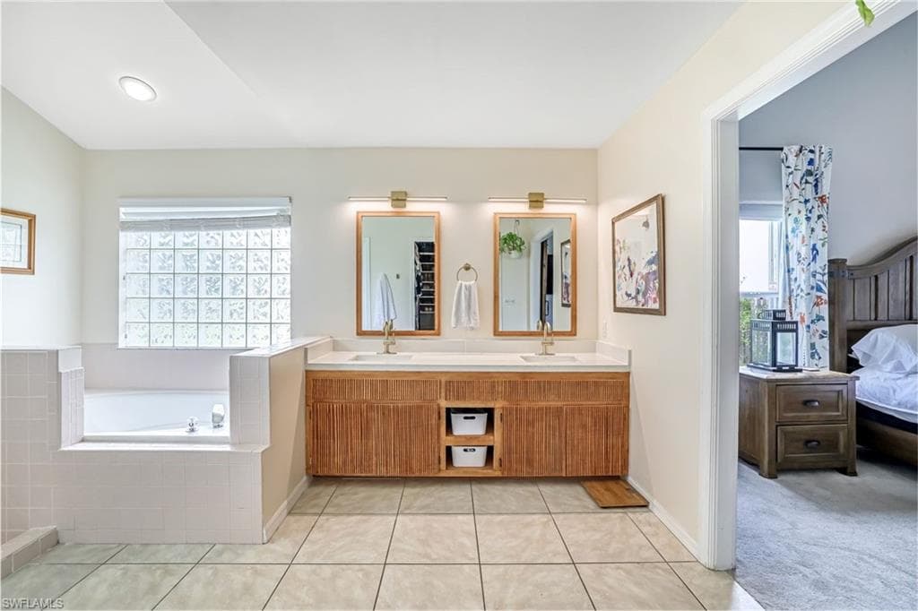 169 Plantation Cir, Naples, FL 34104-12