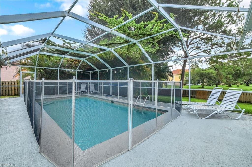 169 Plantation Cir, Naples, FL 34104-19