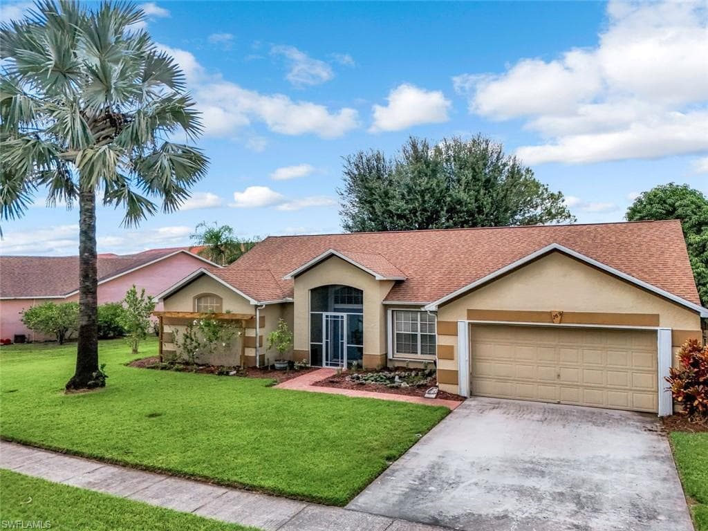 169 Plantation Cir, Naples, FL 34104-25