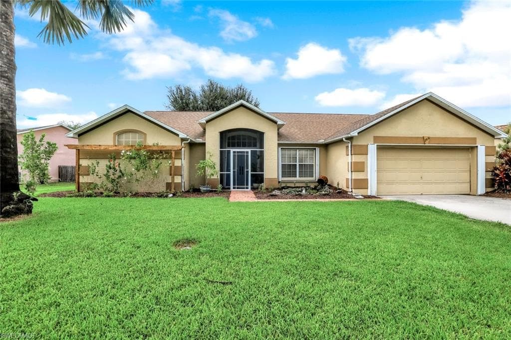 169 Plantation Cir, Naples, FL 34104-26