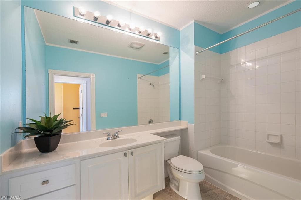 15586 Latitude Dr, Bonita Springs, FL 34135-33