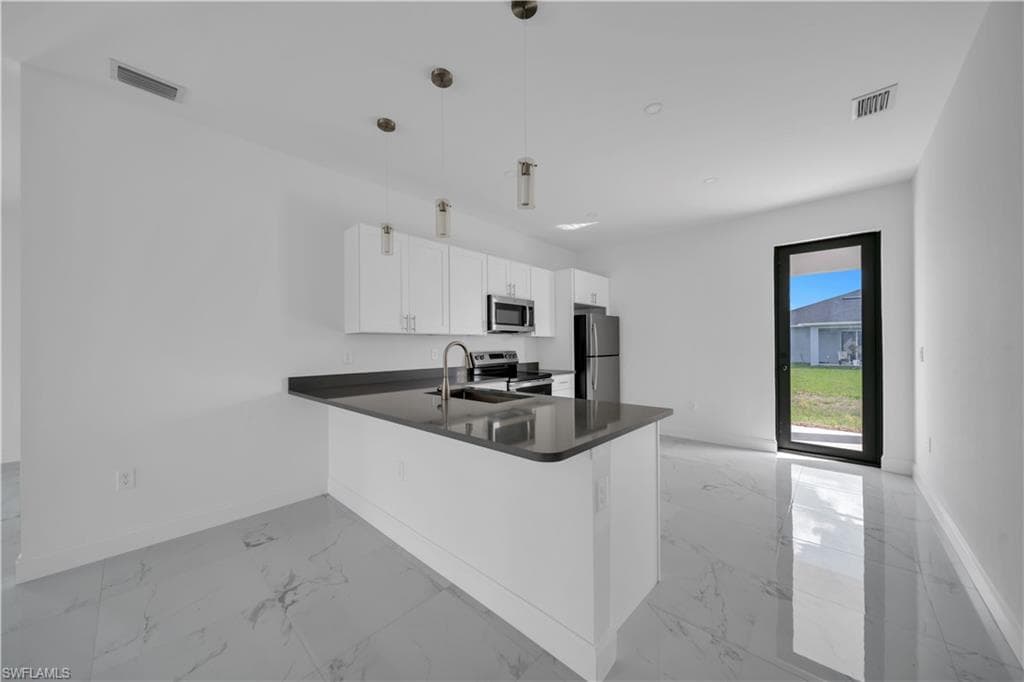 928/930 Hepburn Ave, Lehigh Acres, FL 33974-13