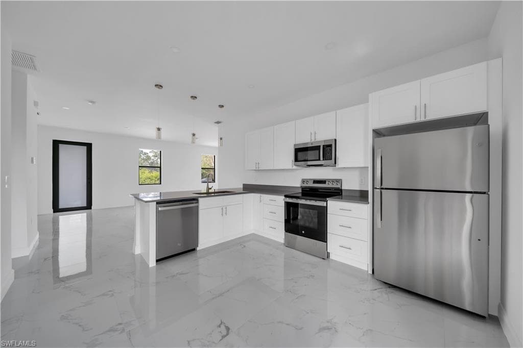 928/930 Hepburn Ave, Lehigh Acres, FL 33974-14