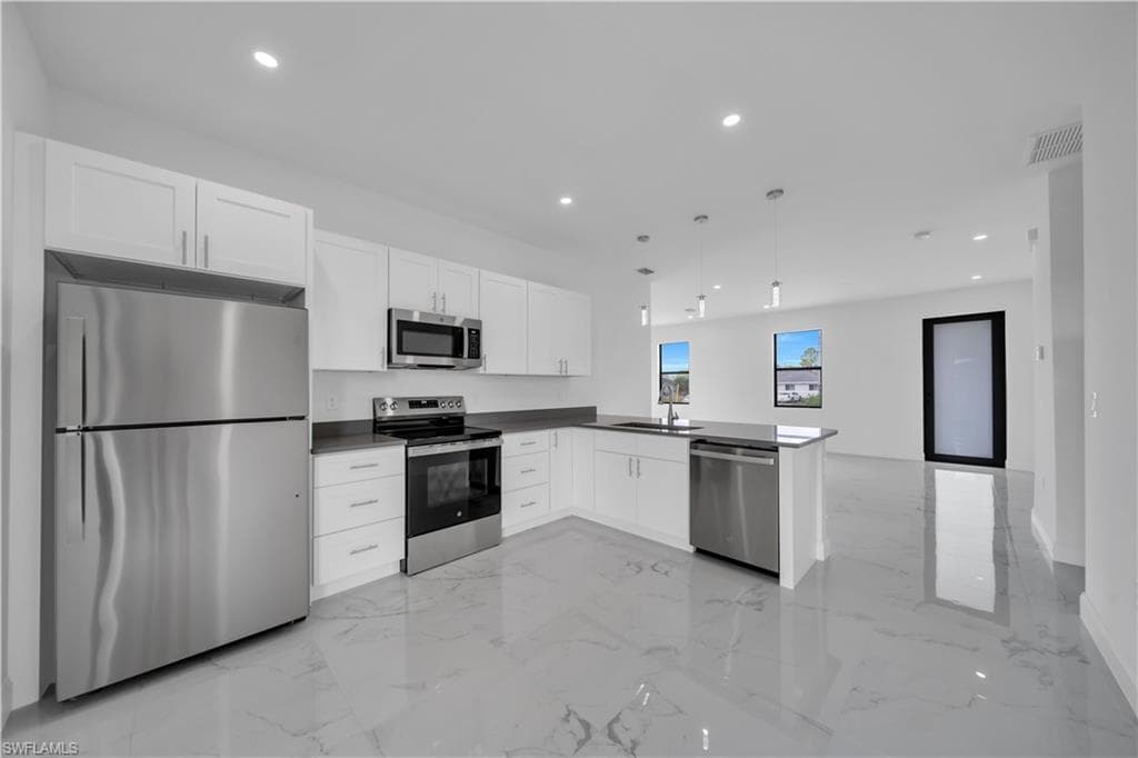 928/930 Hepburn Ave, Lehigh Acres, FL 33974-30