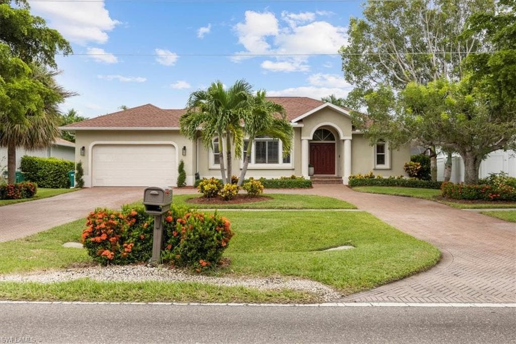 255 Bald Eagle Dr, Marco Island, FL 34145-2