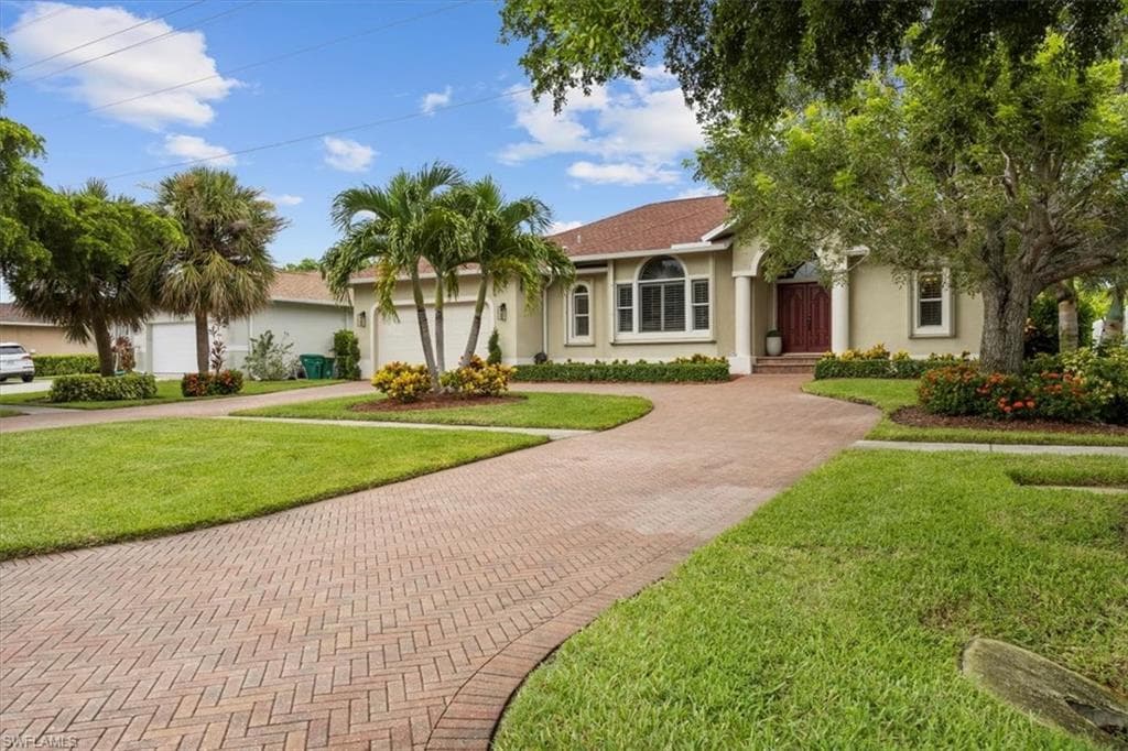 255 Bald Eagle Dr, Marco Island, FL 34145-3