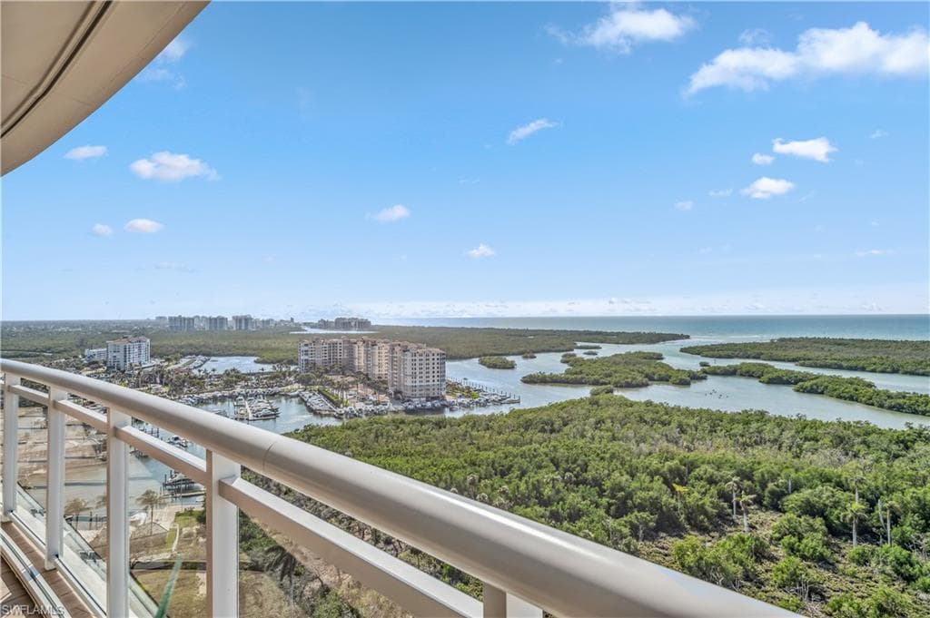 13915 Old Coast Rd 2004, Naples, FL 34110-20