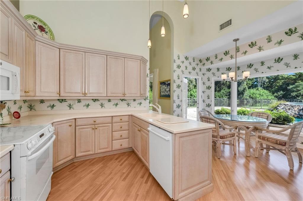 415 Edgemere Way N 2, Naples, FL 34105-11