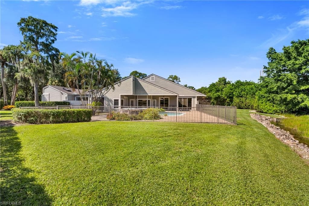 415 Edgemere Way N 2, Naples, FL 34105-8