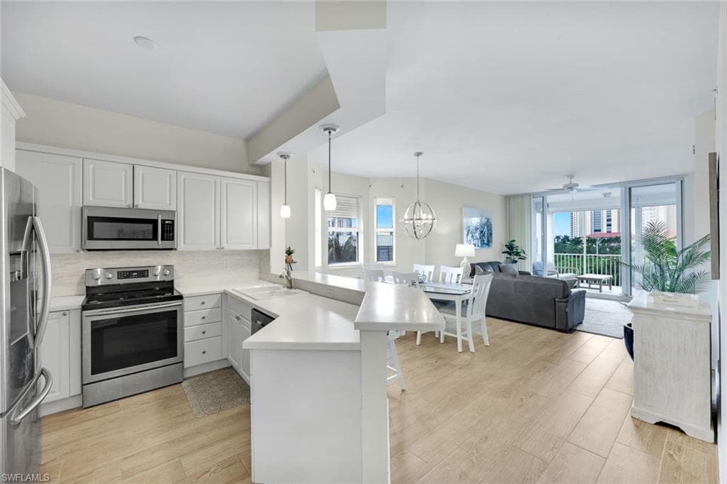 400 Flagship Dr 401, Naples, FL 34108-9