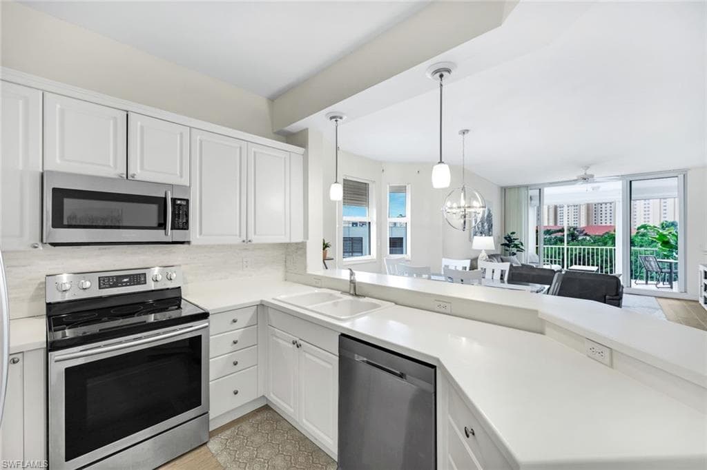400 Flagship Dr 401, Naples, FL 34108-13