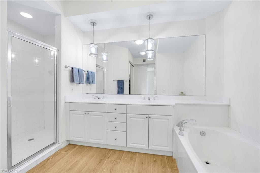 400 Flagship Dr 401, Naples, FL 34108-22