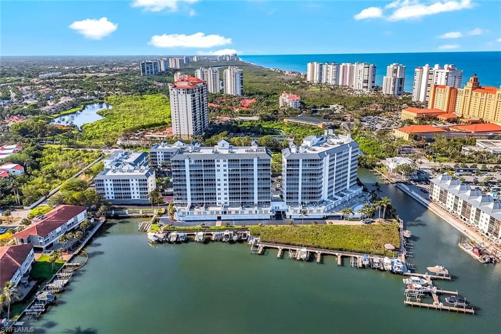 400 Flagship Dr 401, Naples, FL 34108-1