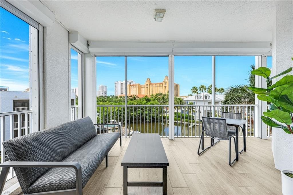400 Flagship Dr 401, Naples, FL 34108-2