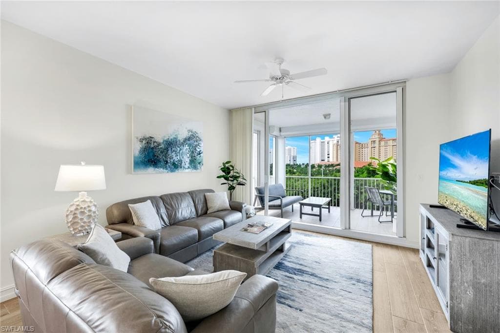 400 Flagship Dr 401, Naples, FL 34108-3