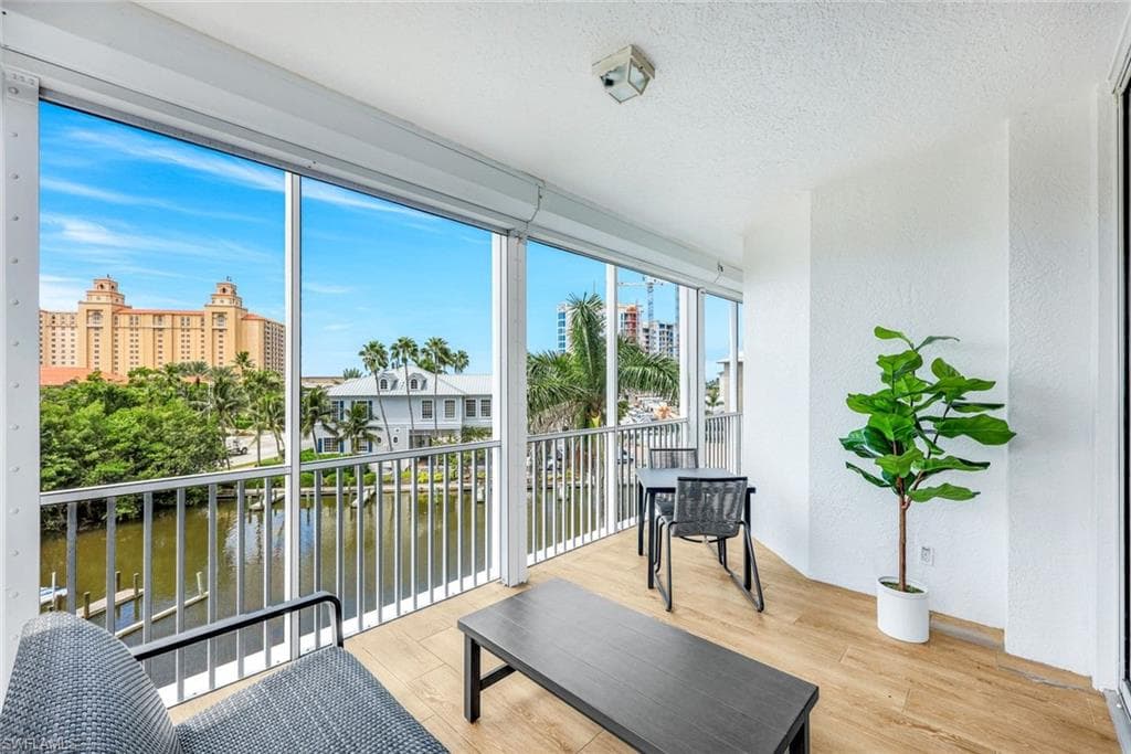 400 Flagship Dr 401, Naples, FL 34108-4