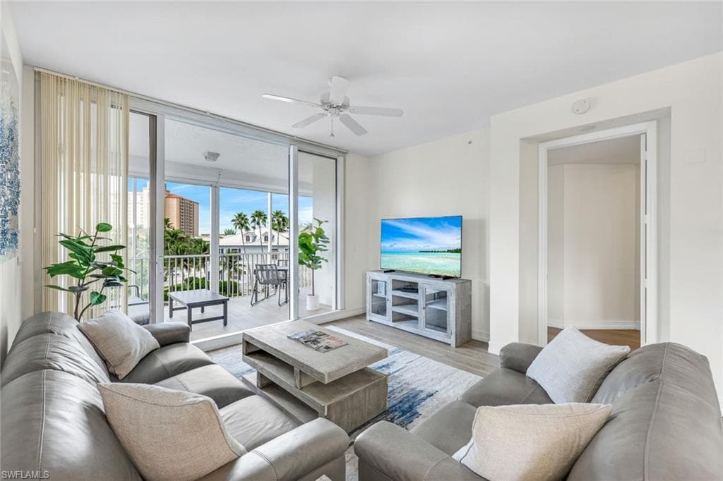 400 Flagship Dr 401, Naples, FL 34108-6