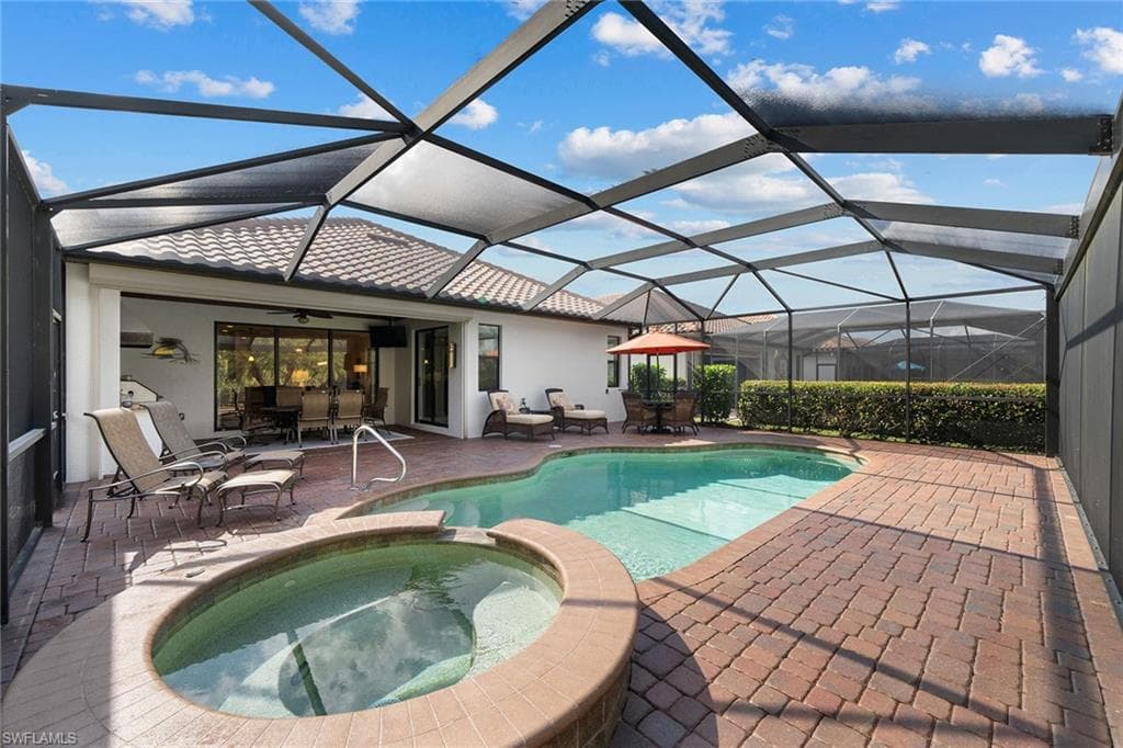 12614 Fenhurst Way, Naples, FL 34120-4