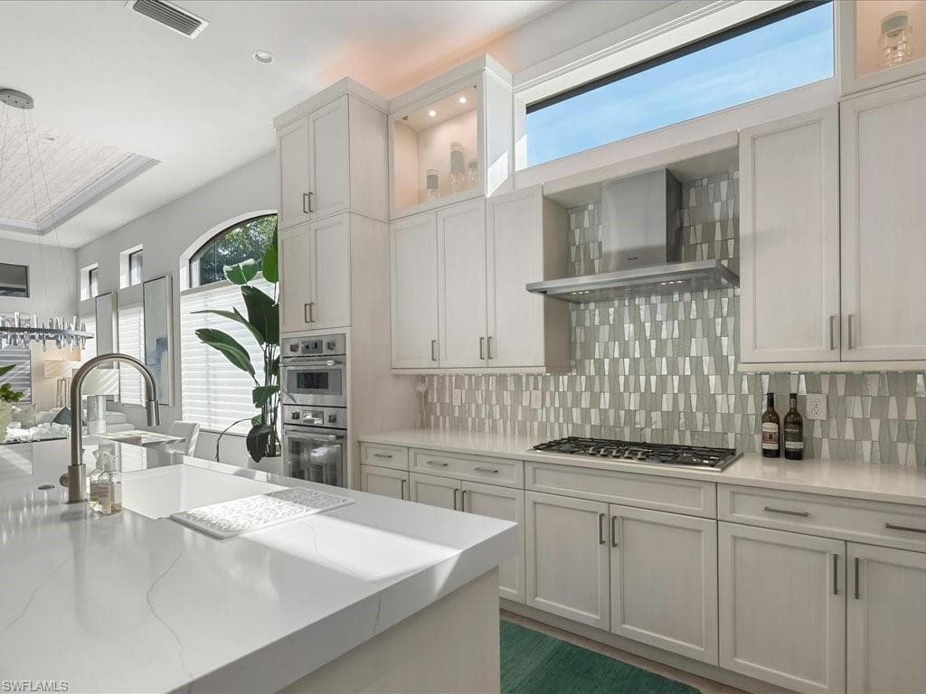 10046 Florence Cir, Naples, FL 34119-14