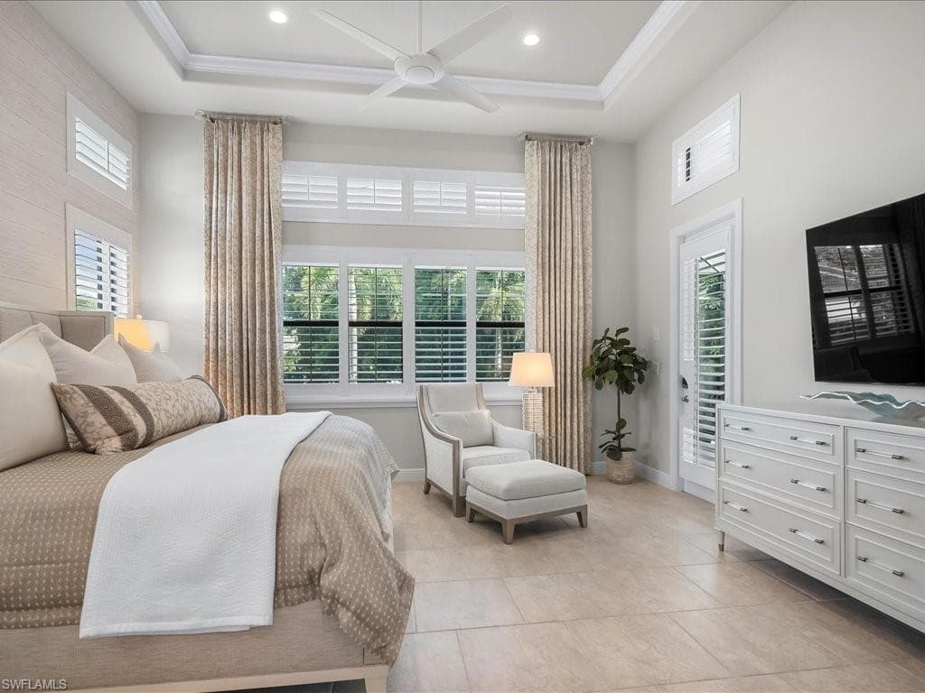 10046 Florence Cir, Naples, FL 34119-22