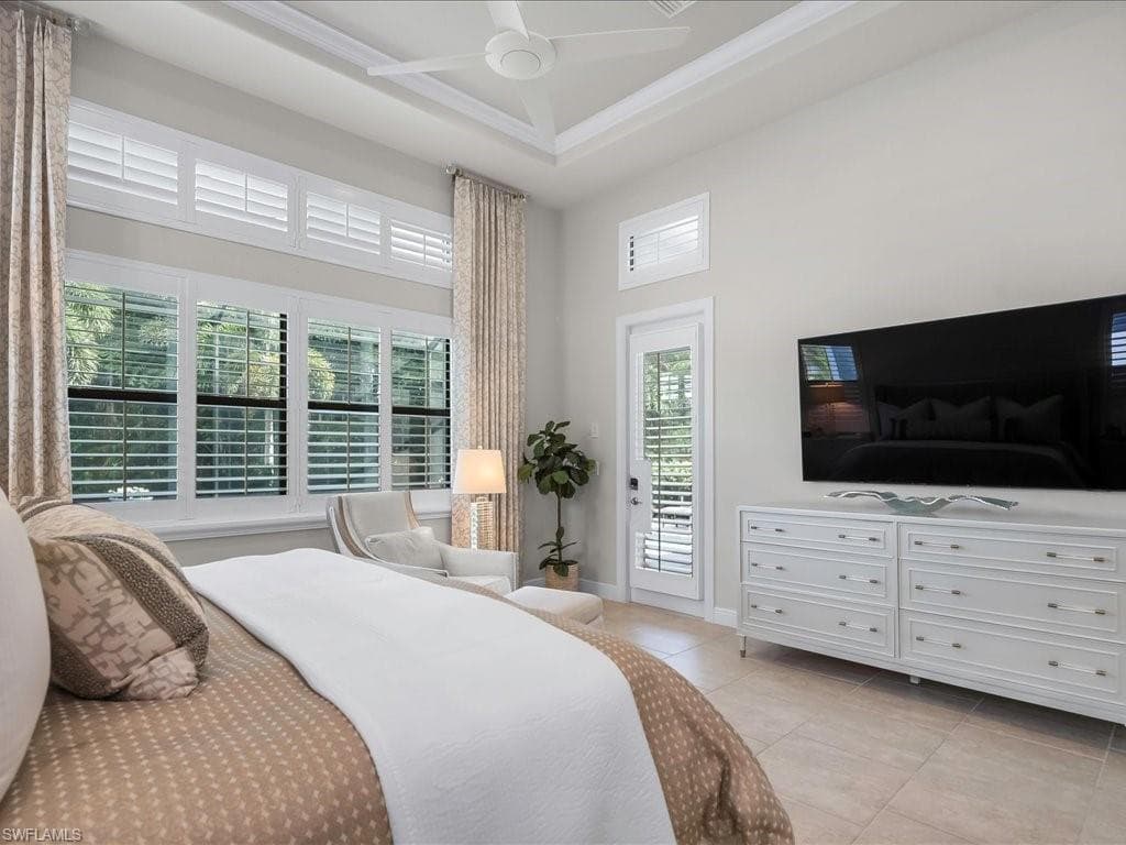 10046 Florence Cir, Naples, FL 34119-23