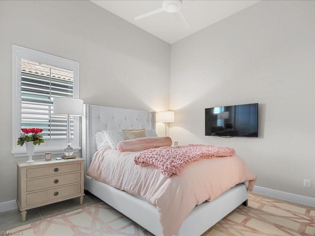10046 Florence Cir, Naples, FL 34119-26
