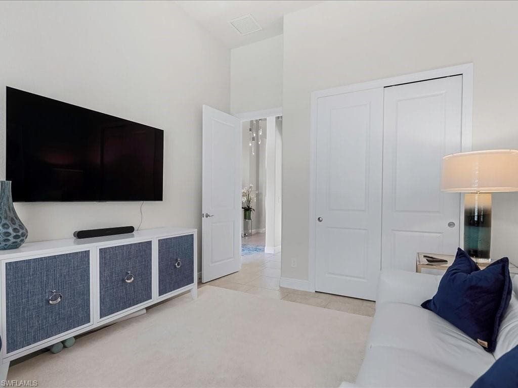 10046 Florence Cir, Naples, FL 34119-31